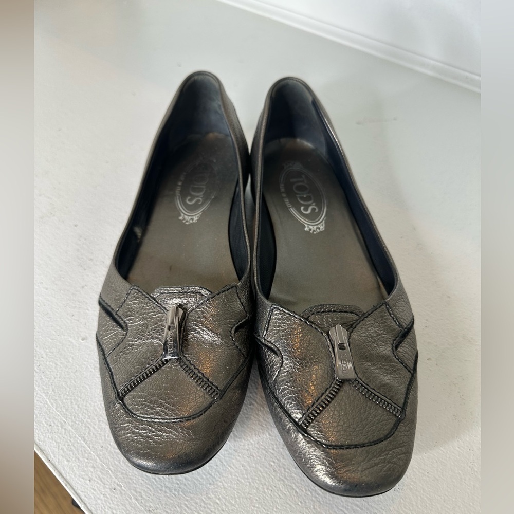 Tod’s Womens 7.5 Metallic Bronze Leather Driving Loafers Flats Gommino Luxury - Picture 2 of 9